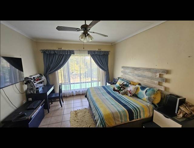 4 BEDROOM FREESTANDING FOR SALE IN SCOTTBURGH SOUTH